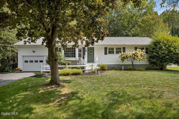 54 PATROON PL, BALLSTON LAKE, NY 12019 - Image b8b4876cd194fc05cde434e2d3a28b73/1963011803