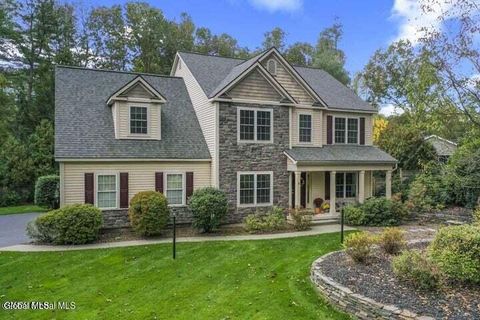 Photo of 6 Bradford Drive, Saratoga Springs, NY 12866 (MLS # 202613688)