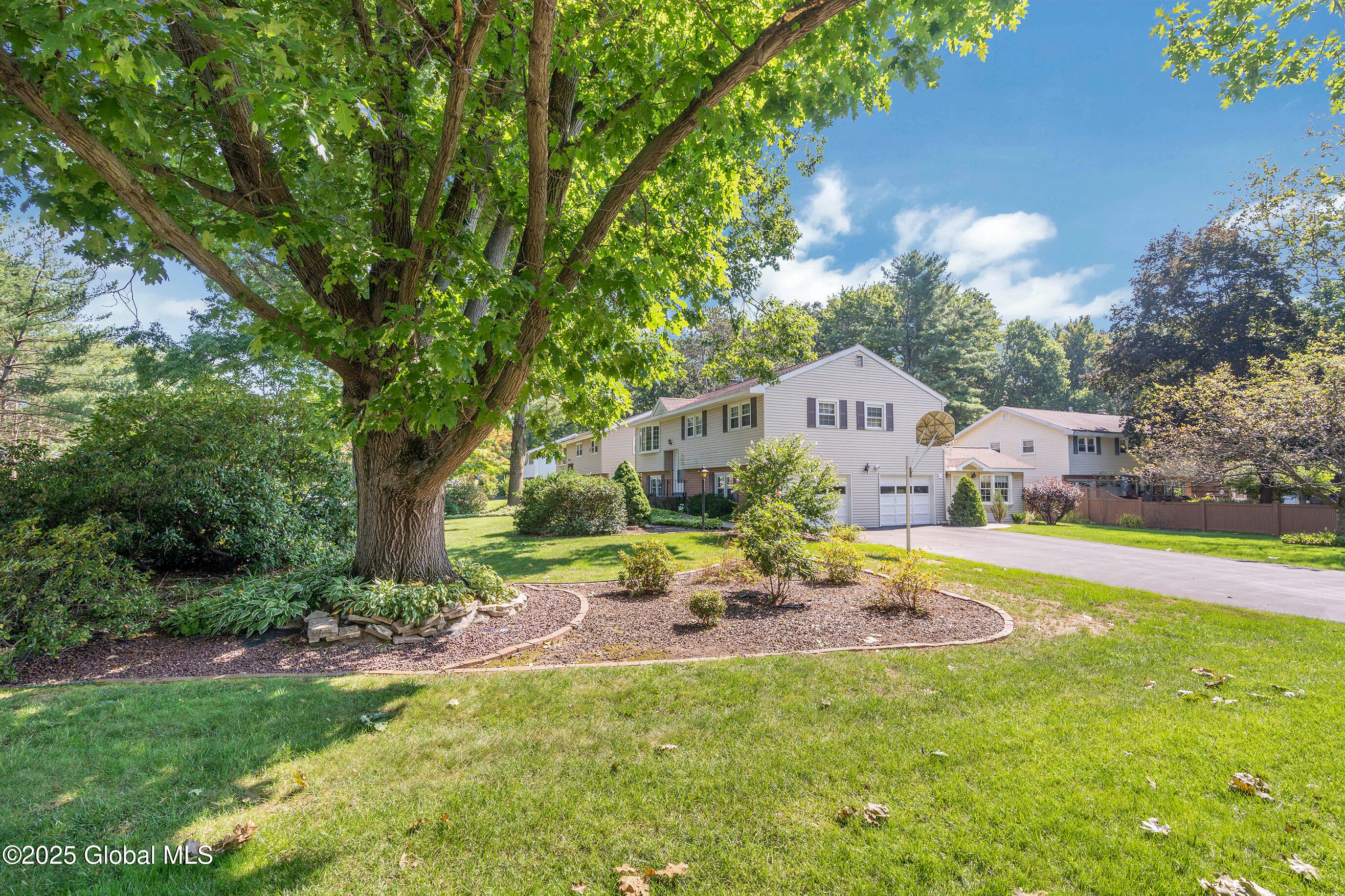 3 Rita Court, Delmar, New York image 2