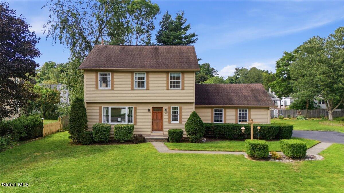 16 Oak Tree Circle