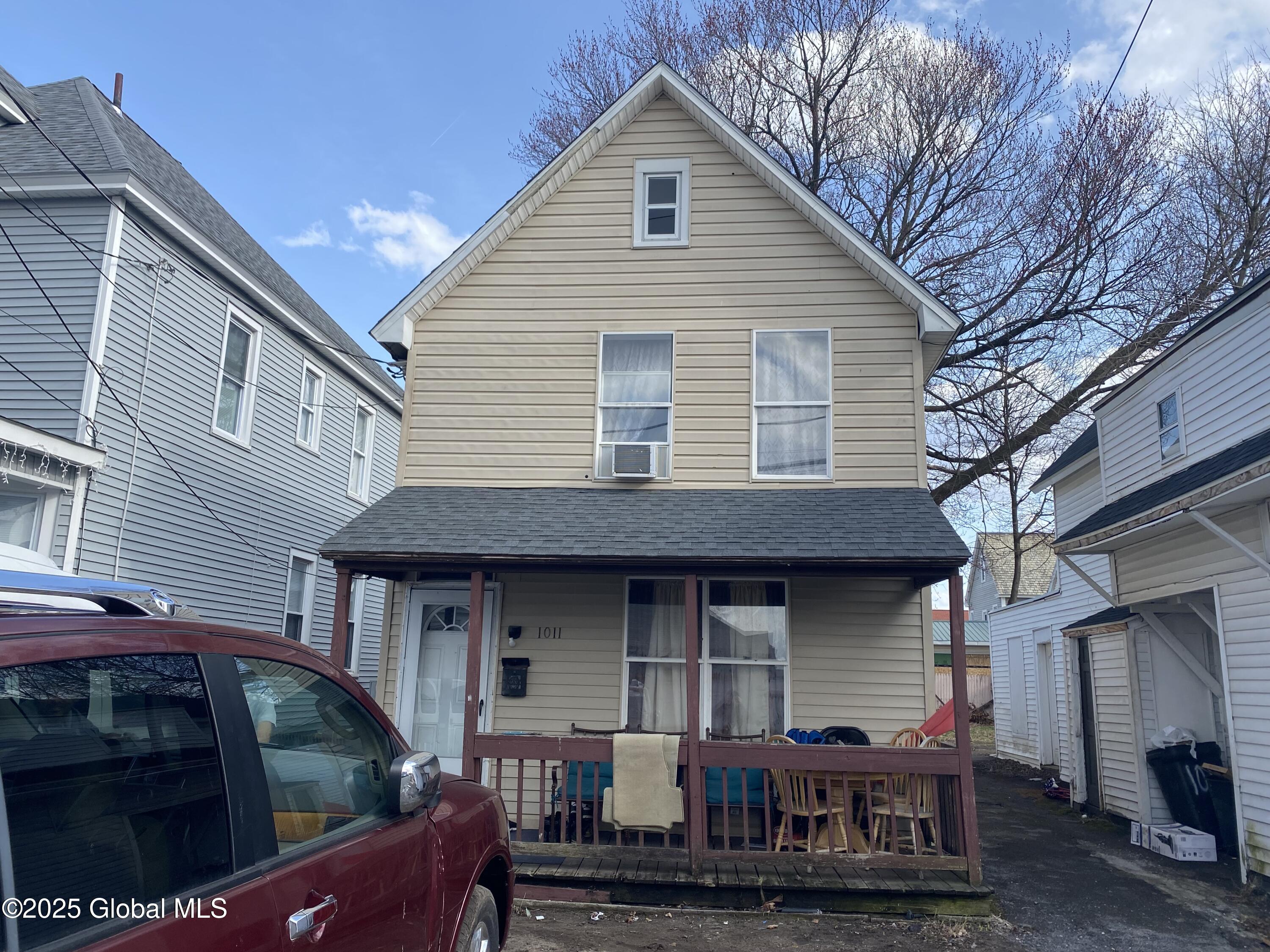 1011 Mcclyman Street, Schenectady, New York image 1