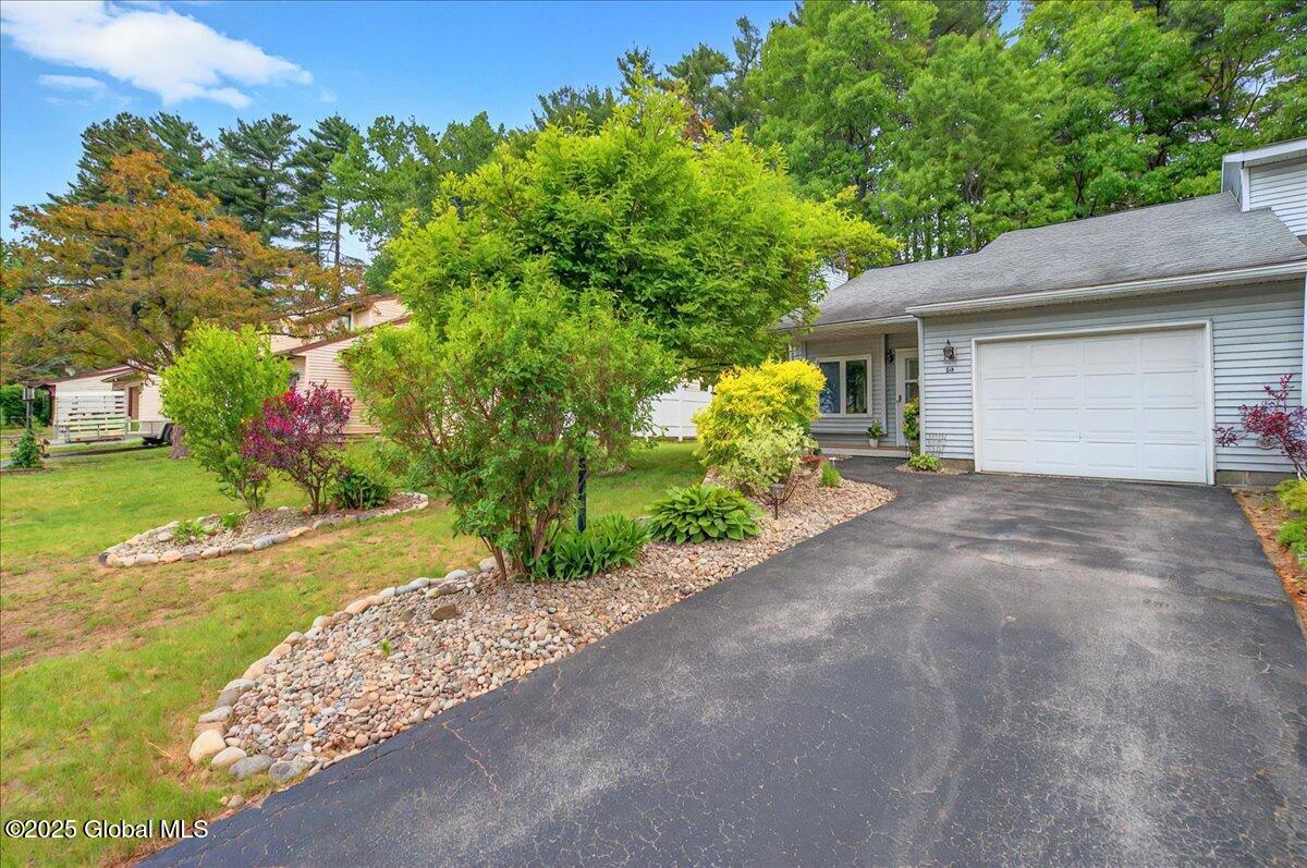 60 Tallow Wood Drive, Clifton Park, New York image 1
