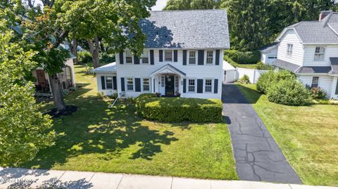 Photo of 187 S Main Avenue, Albany, NY 12208 (MLS # 202621826)