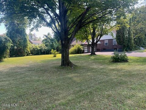 Photo of 100 Lansing Road South Rd, Schenectady, NY 12304 (MLS # 202524715)