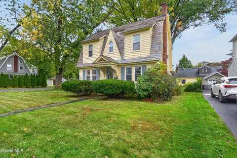 Photo of 1324 Regent Street, Niskayuna, NY 12309 (MLS # 202628584)