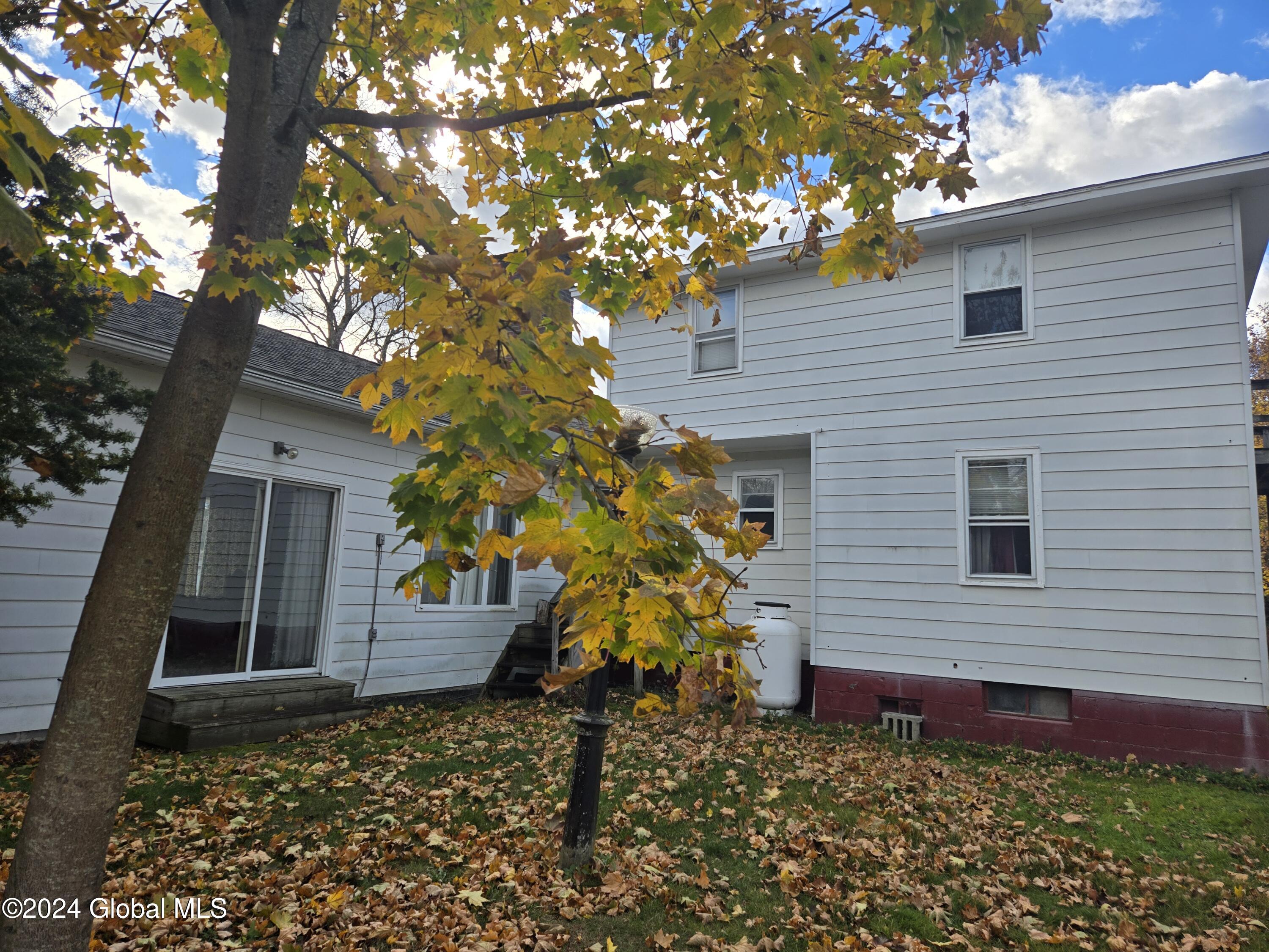 21 Rogers Avenue, Hoosick Falls, New York image 2