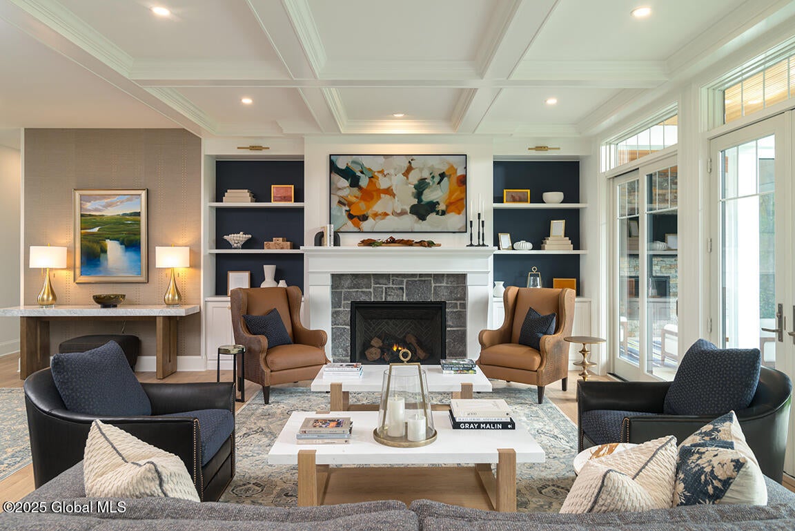 2 Arlington Circle