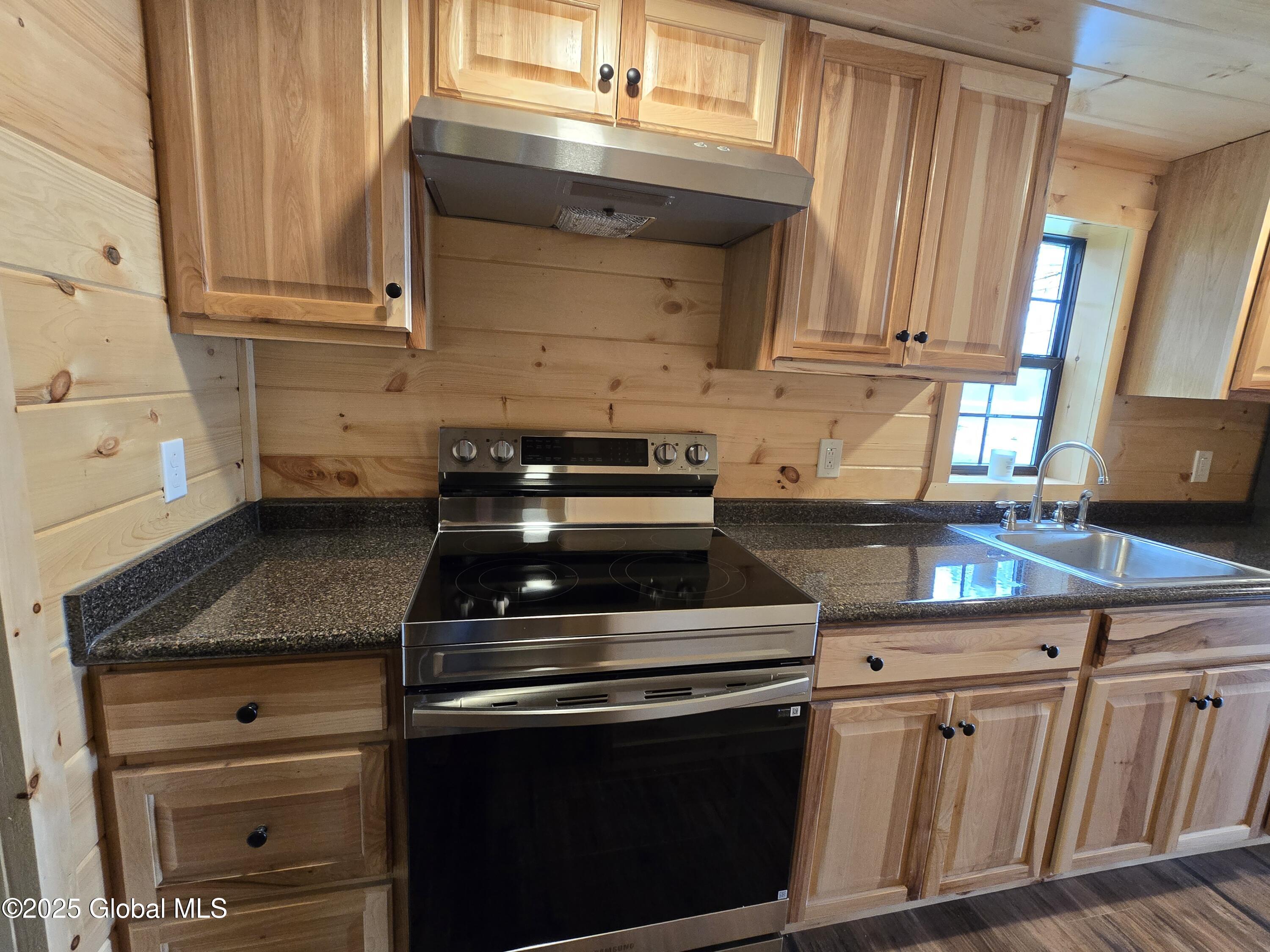 85 Hunt Lake Road, Corinth, New York image 8