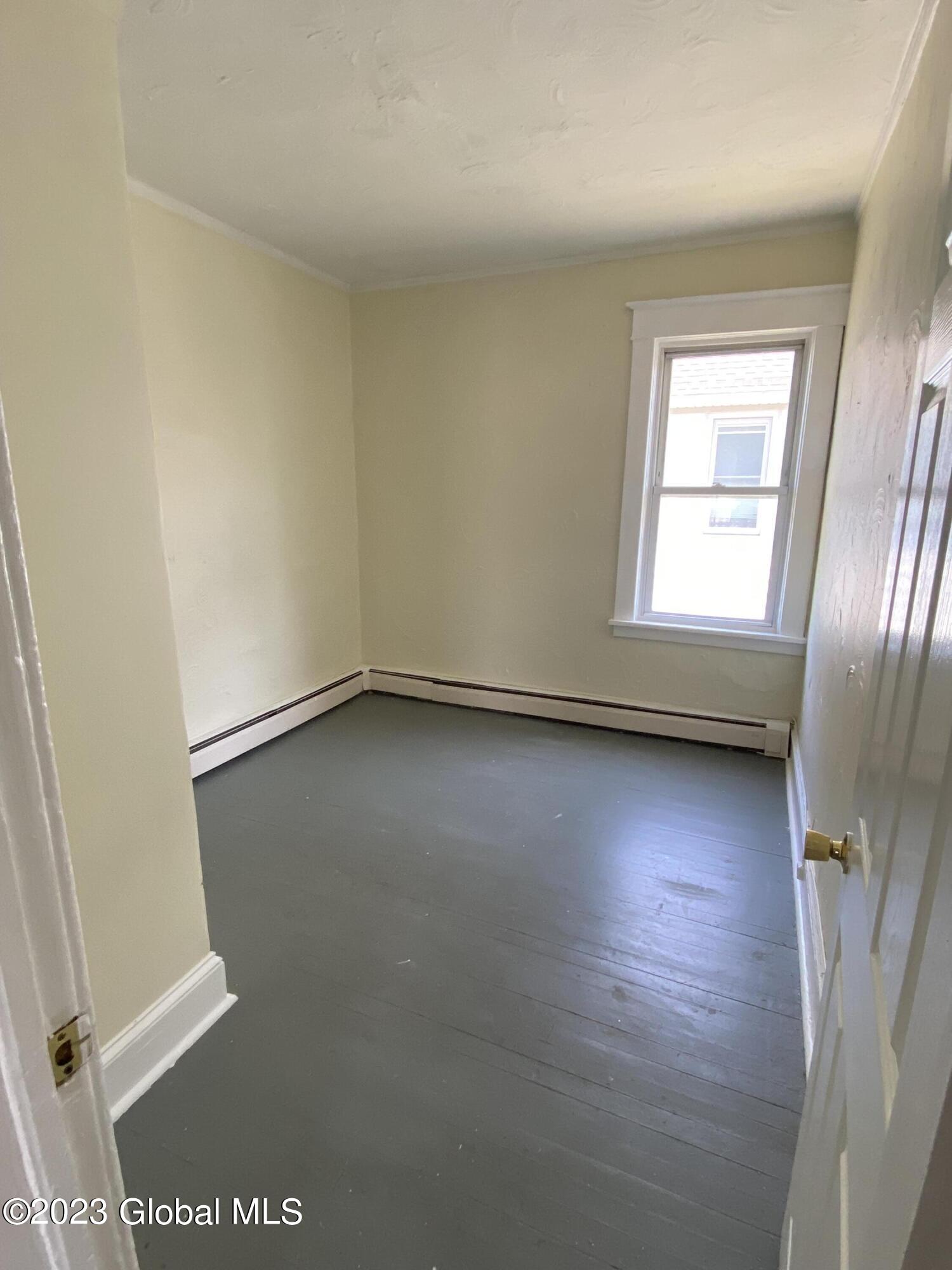 Schenectady, New York 12308, United States, 6 Bedrooms Bedrooms, ,3 BathroomsBathrooms,Residential,Active,48504