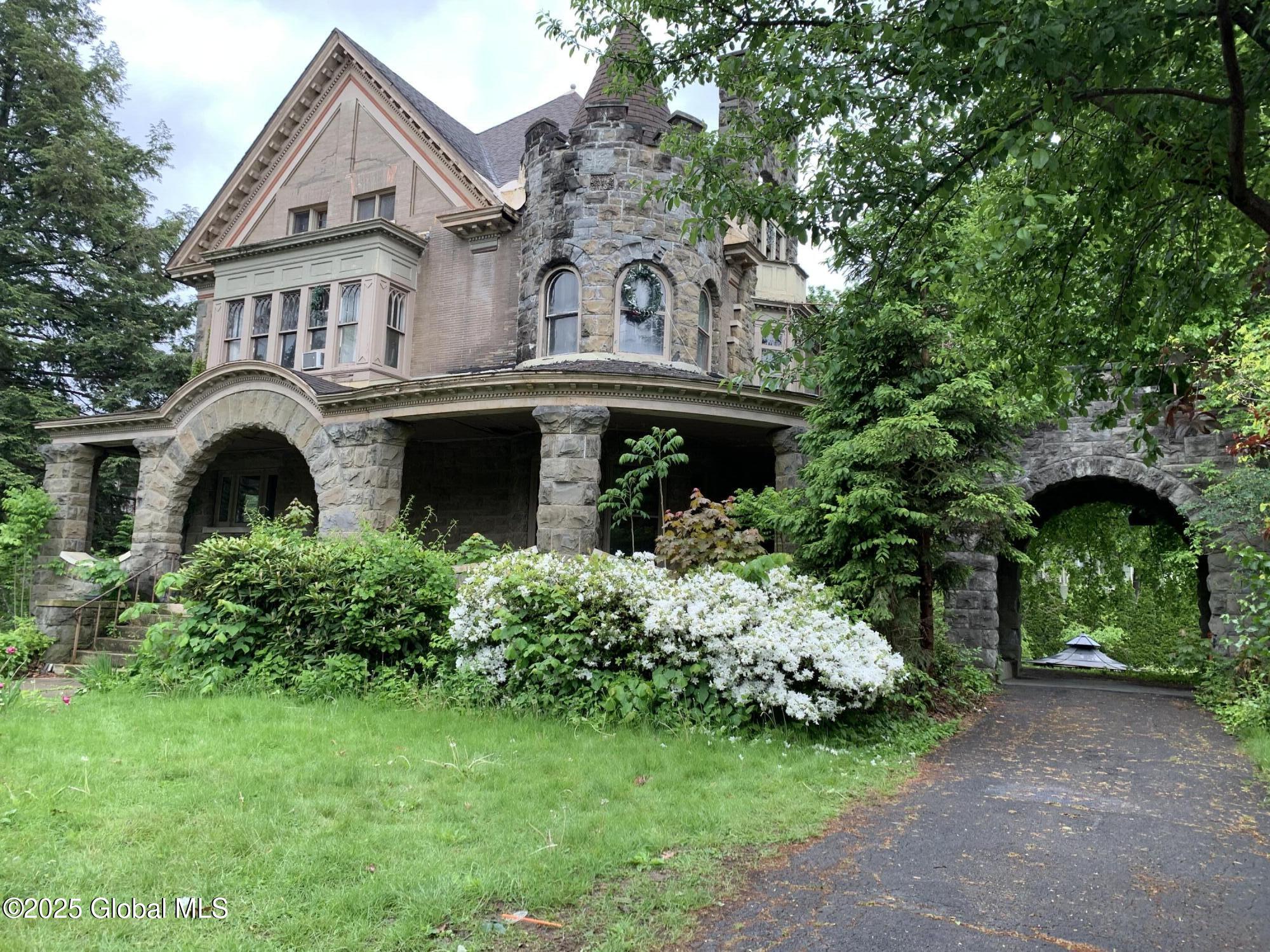 1077 University Place, Schenectady, New York image 2