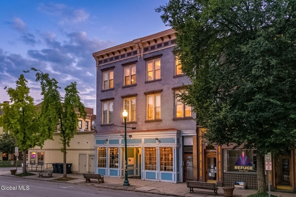 1809 5TH AVE, TROY, NY 12180 - Image bb69e4e40ec0ec37ecb4f0e19035c392/1261208144