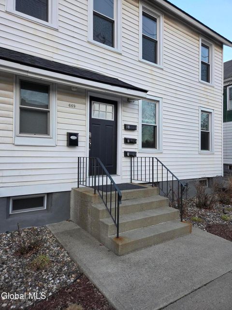 Photo of 669 Pawling Avenue Ave #2, Troy, NY 12180 (MLS # 202611283)