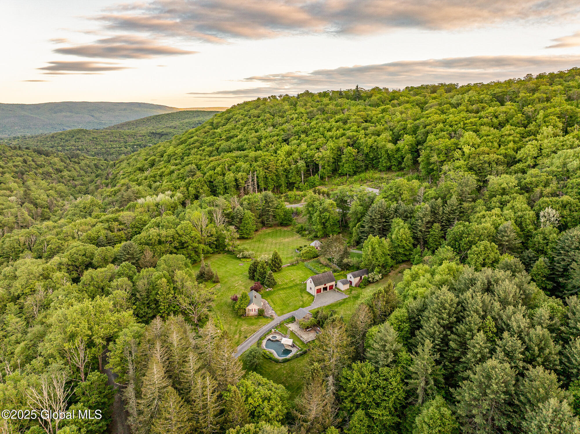 414-416 Painter Hill Road, Wurtsboro, New York image 3