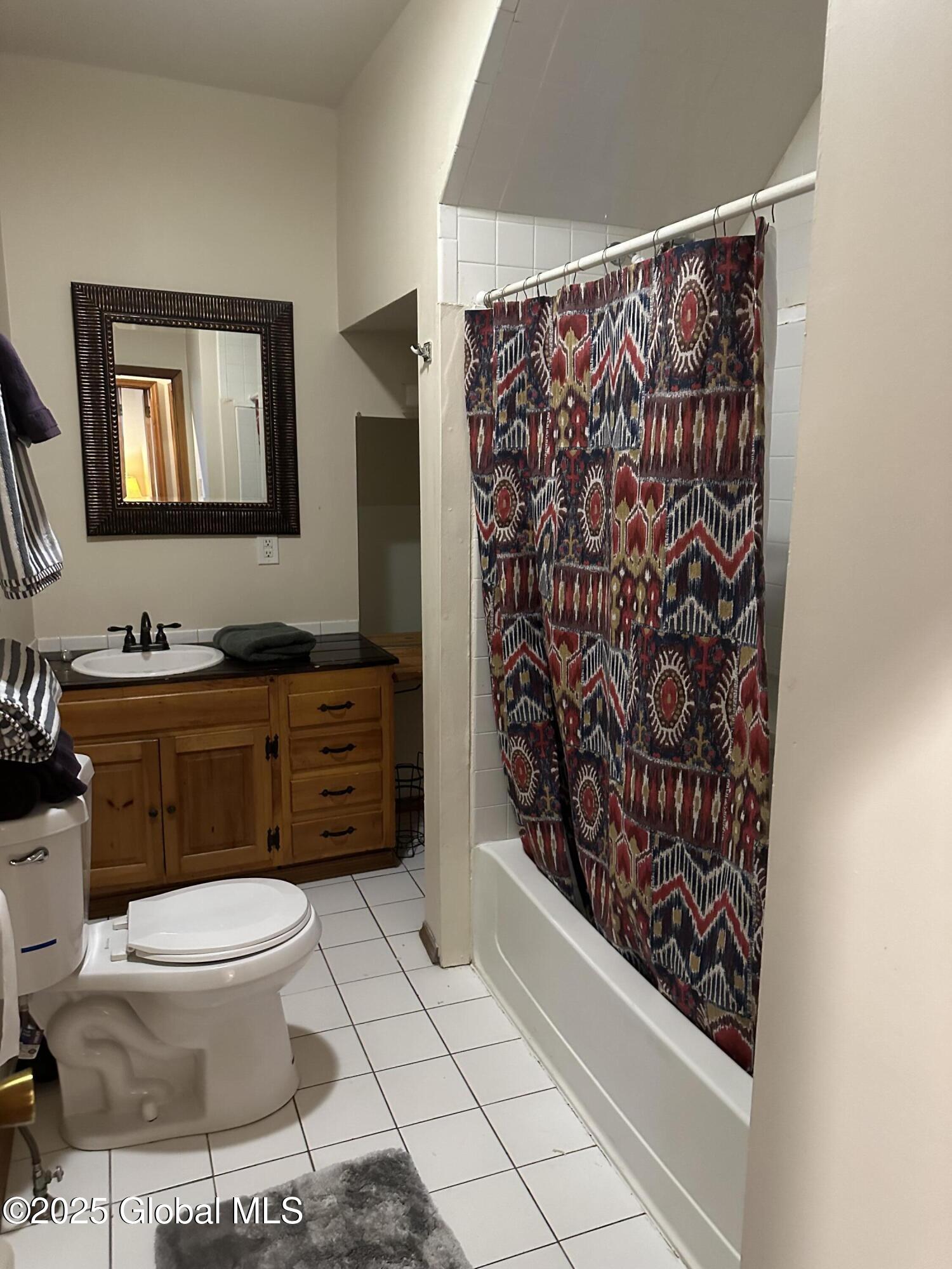 Saratoga Springs, New York 12866, United States, 5 Bedrooms Bedrooms, ,4 BathroomsBathrooms,Residential,Contingent,191566