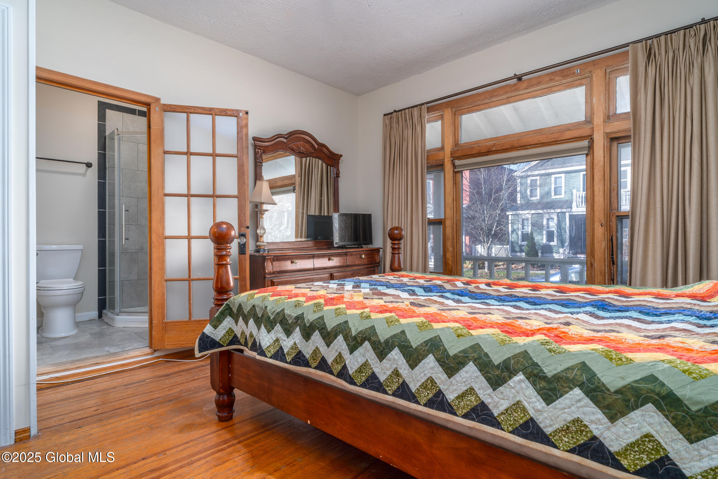 Saratoga Springs, New York 12866, United States, 5 Bedrooms Bedrooms, ,4 BathroomsBathrooms,Residential,Contingent,191566