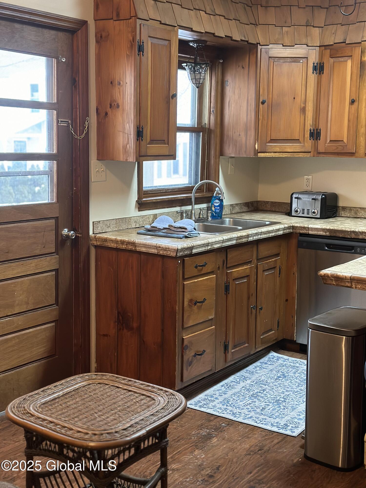 Saratoga Springs, New York 12866, United States, 5 Bedrooms Bedrooms, ,4 BathroomsBathrooms,Residential,Contingent,191566