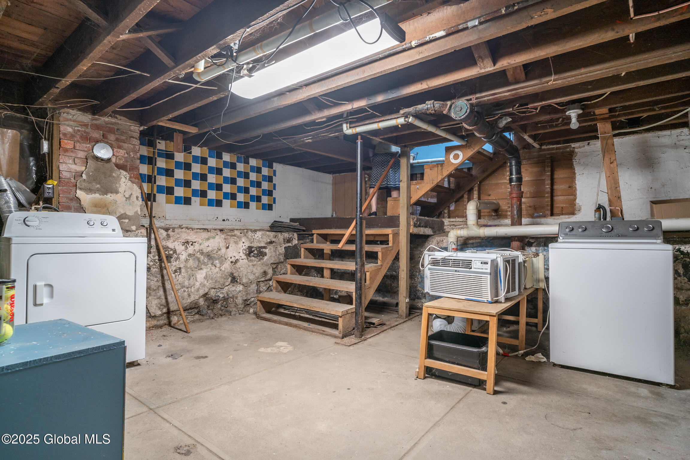 Saratoga Springs, New York 12866, United States, 5 Bedrooms Bedrooms, ,4 BathroomsBathrooms,Residential,Contingent,191566