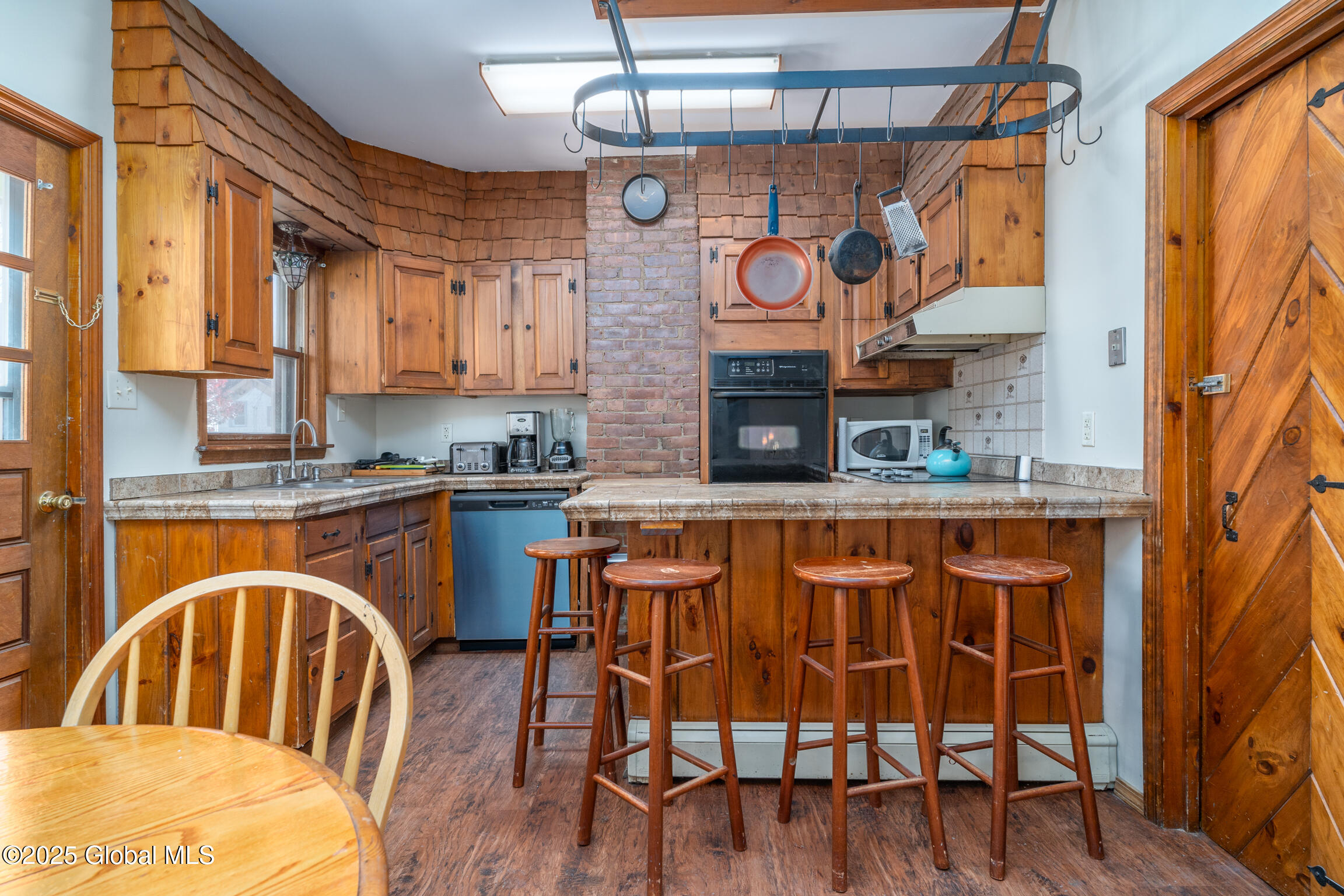 Saratoga Springs, New York 12866, United States, 5 Bedrooms Bedrooms, ,4 BathroomsBathrooms,Residential,Contingent,191566