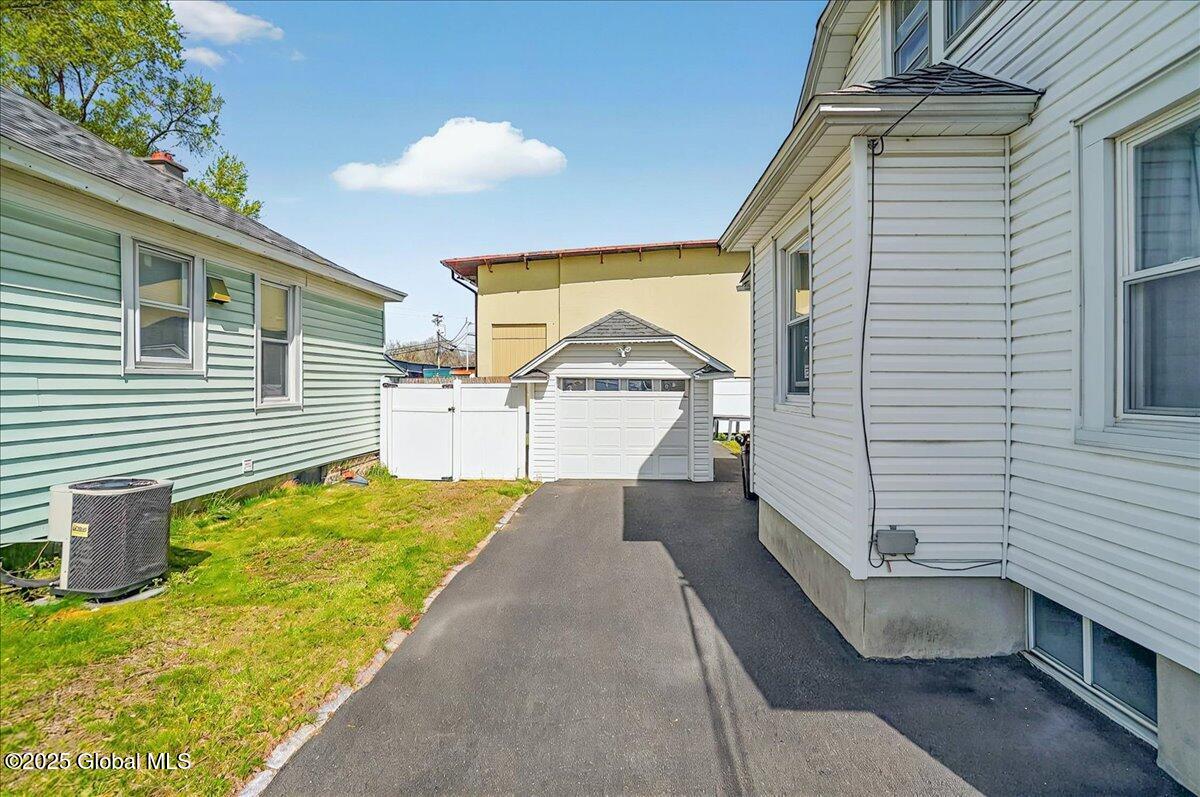 19 Dott Avenue, Albany, New York image 30