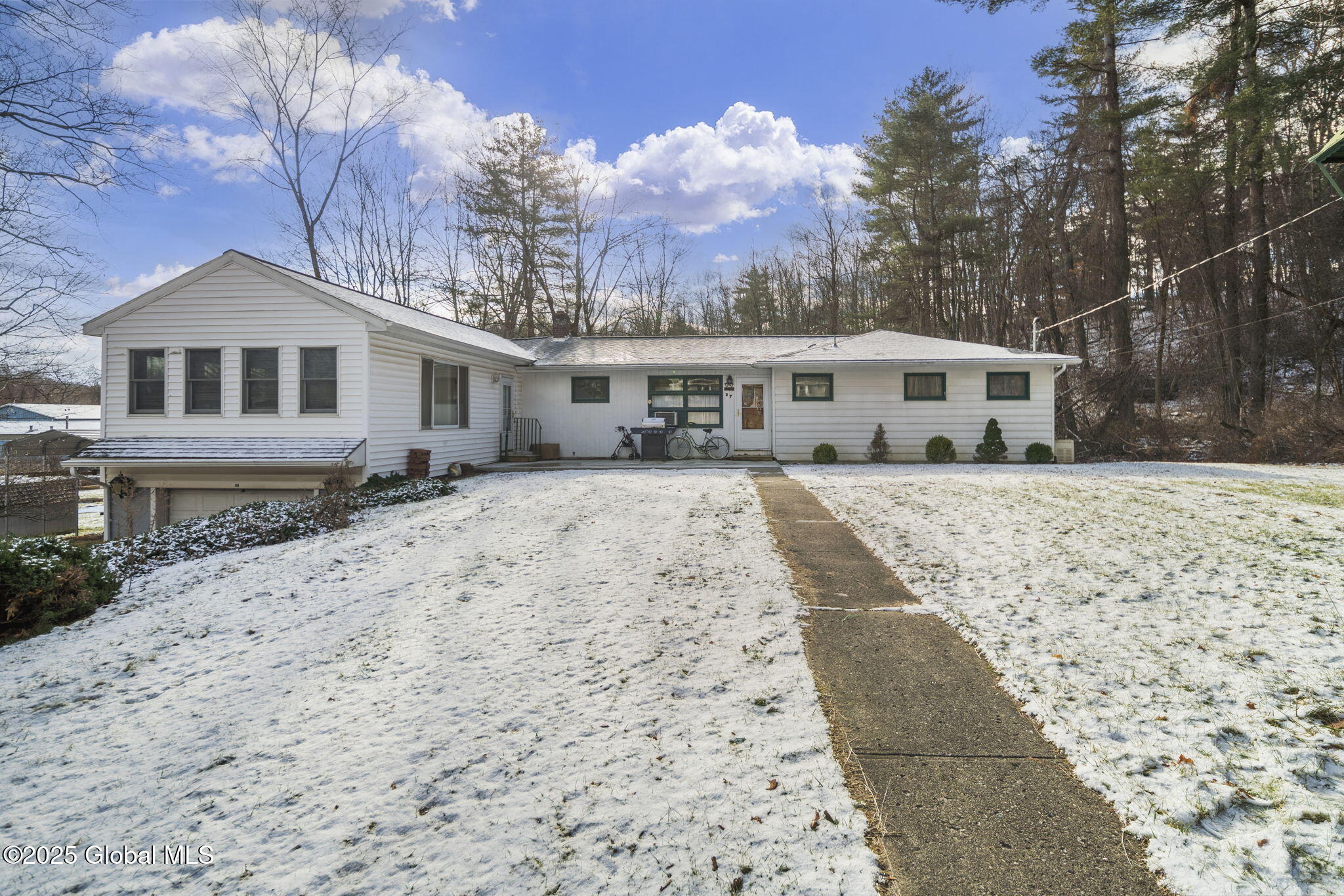 37 Greenwood Road, Wynantskill, New York image 1