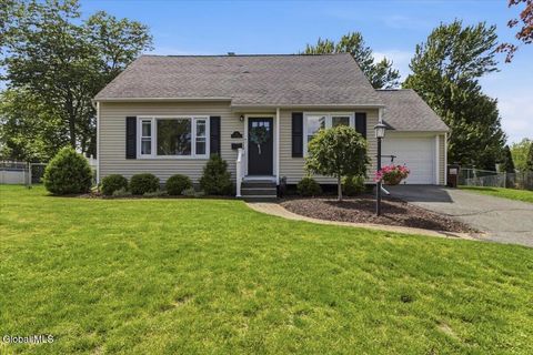 Homes For Sale - 33 Glennon Road<br/> Latham, NY 12110