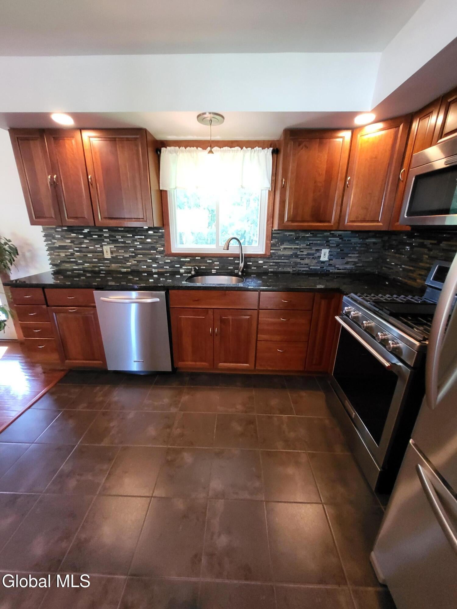 1 Forest Road