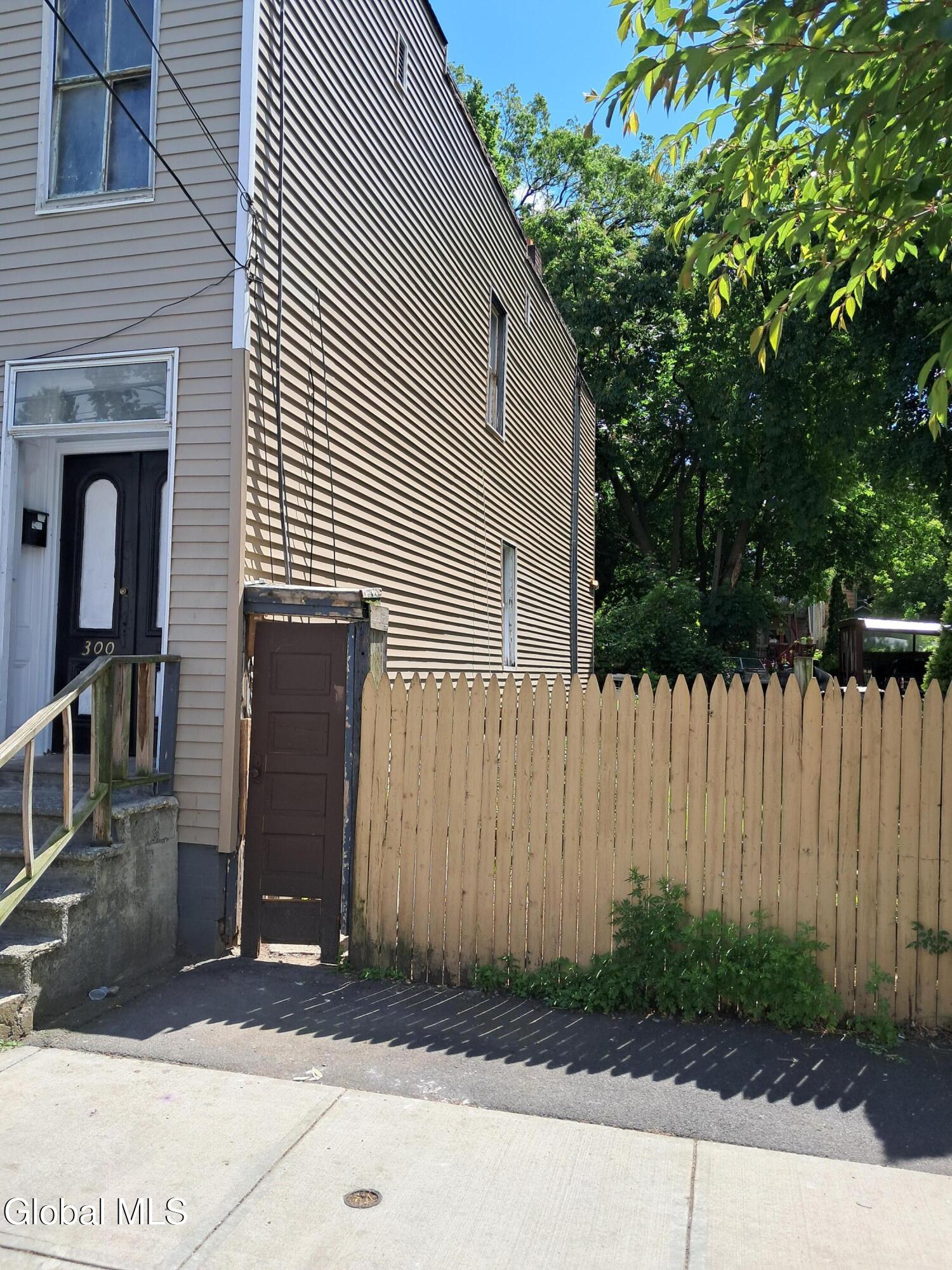 300 3rd Street