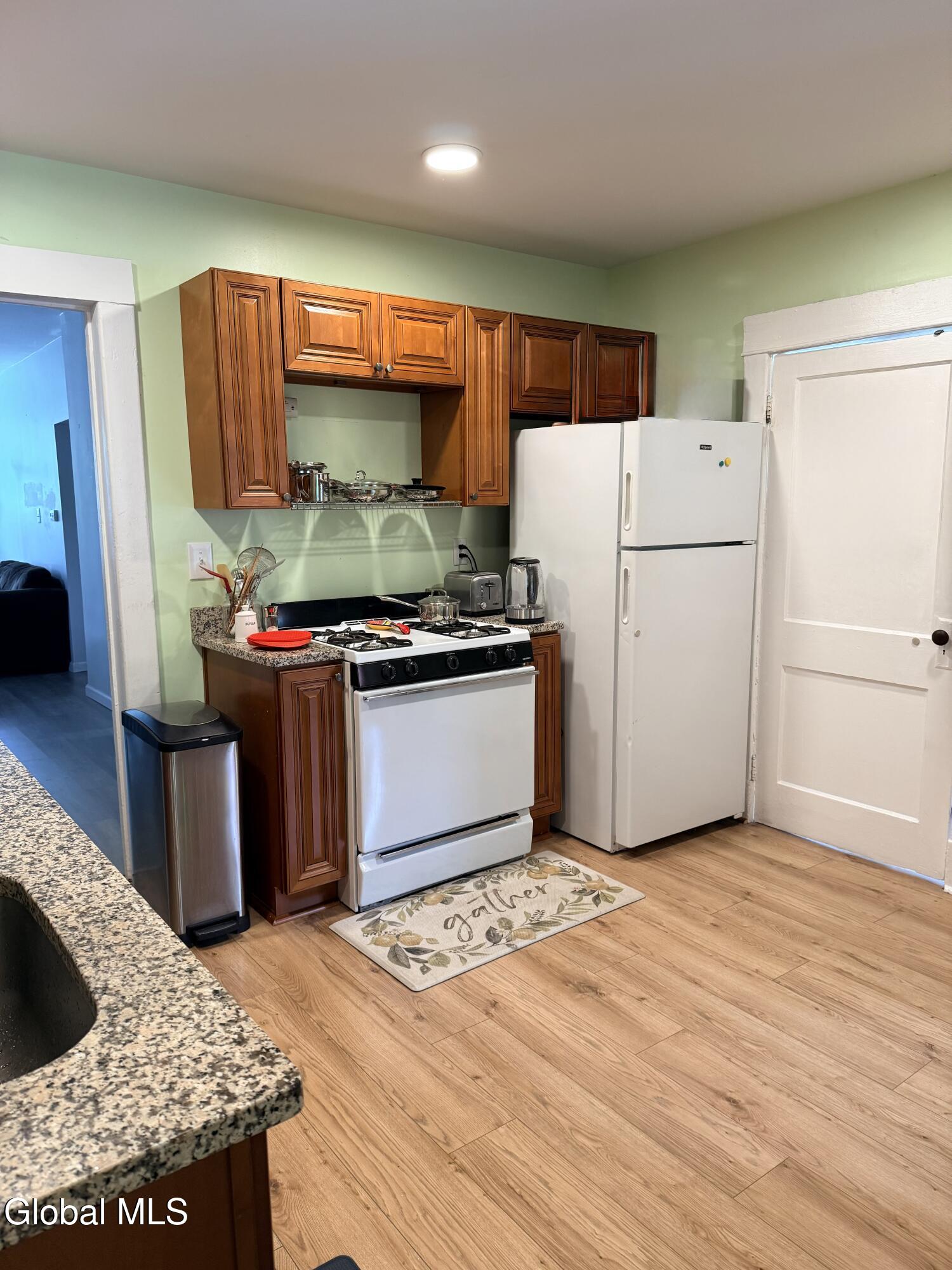15 Zoar Avenue