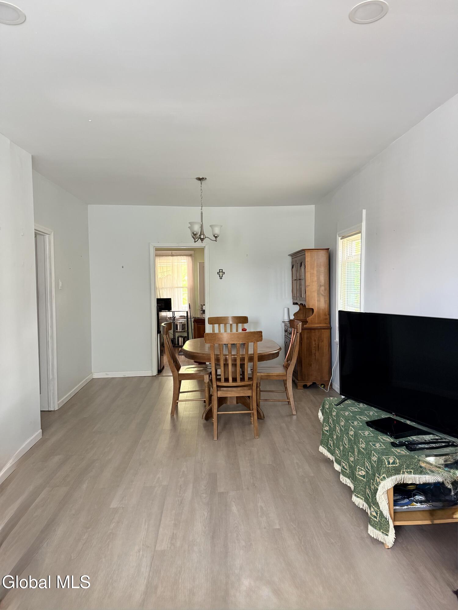 15 Zoar Avenue