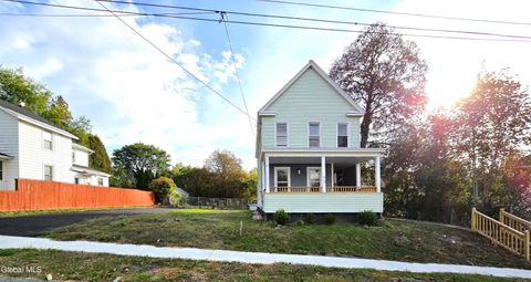Photo of 910 Gerling Street, Schenectady, NY 12308 (MLS # 202610281)