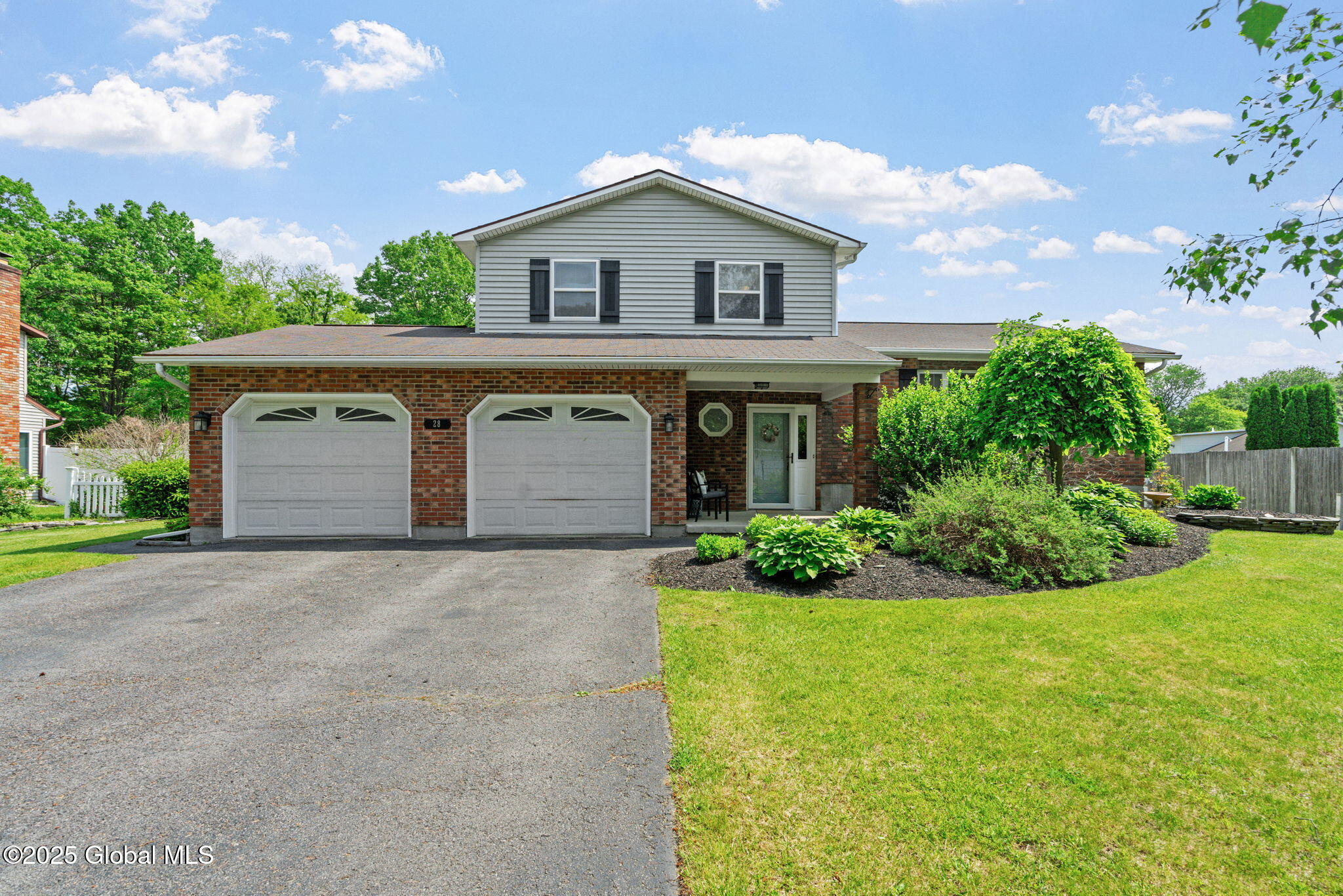 28 Elizabeth Drive, Voorheesville, New York image 2