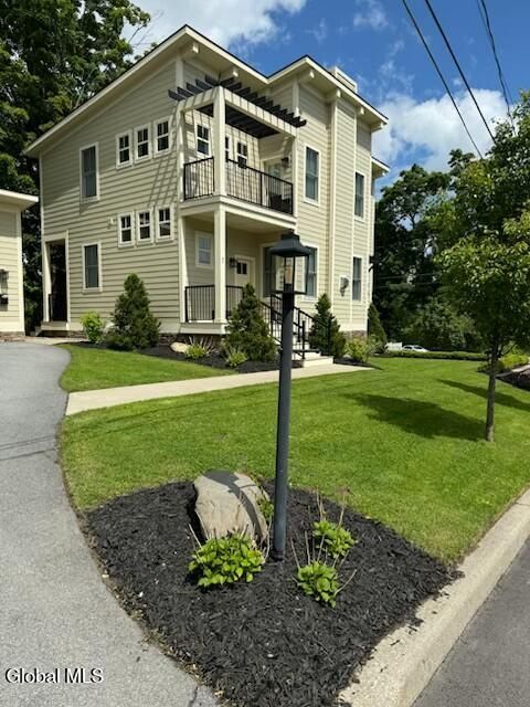 Homes For Rent - 7 N Circular Street<br/> Saratoga Springs, NY 12866