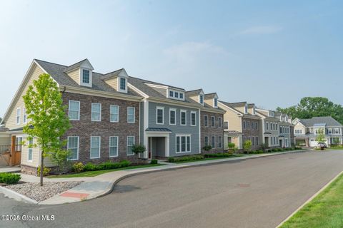 Townhouse For Sale - 71 Cambridge Way<br/> Albany County, Latham, NY 12110