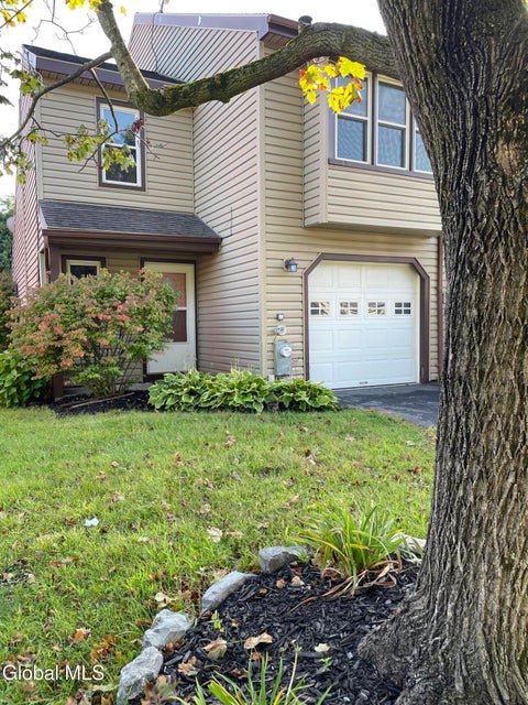 Photo of 13 Lexington Drive, Clifton Park, NY 12065 (MLS # 202626063)