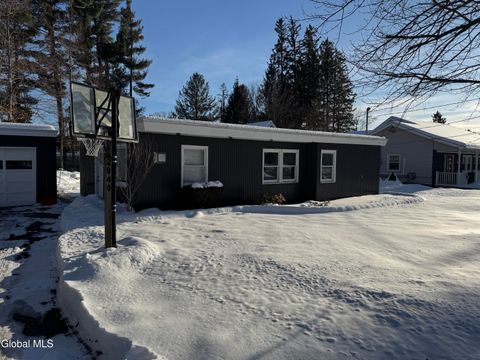 Photo of 2940 W Lydius Street, Schenectady, NY 12303 (MLS # 202611639)