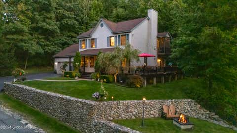 Photo for 23 Chestnut Lane