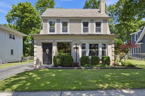 Homes For Sale - 11 Freeman Road<br/> Albany, NY 12208