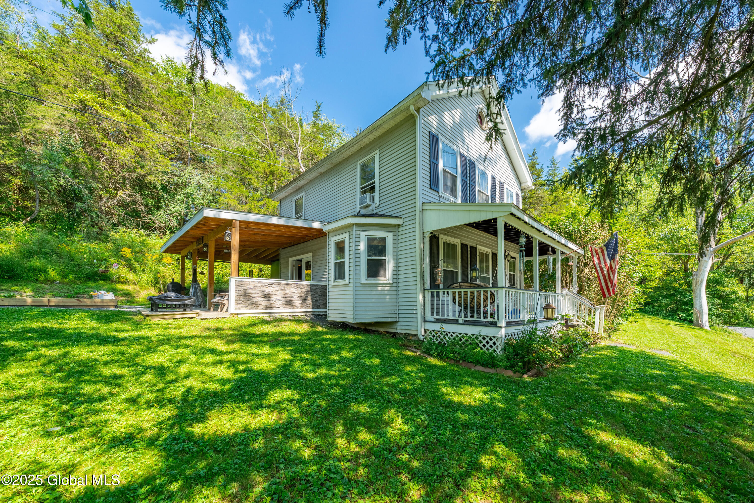 418 W West Ghent Road, Hudson, New York image 1