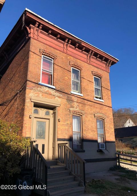 Multifamily For Sale - 250 E Main Street<br/> Montgomery County, Amsterdam, NY 12010