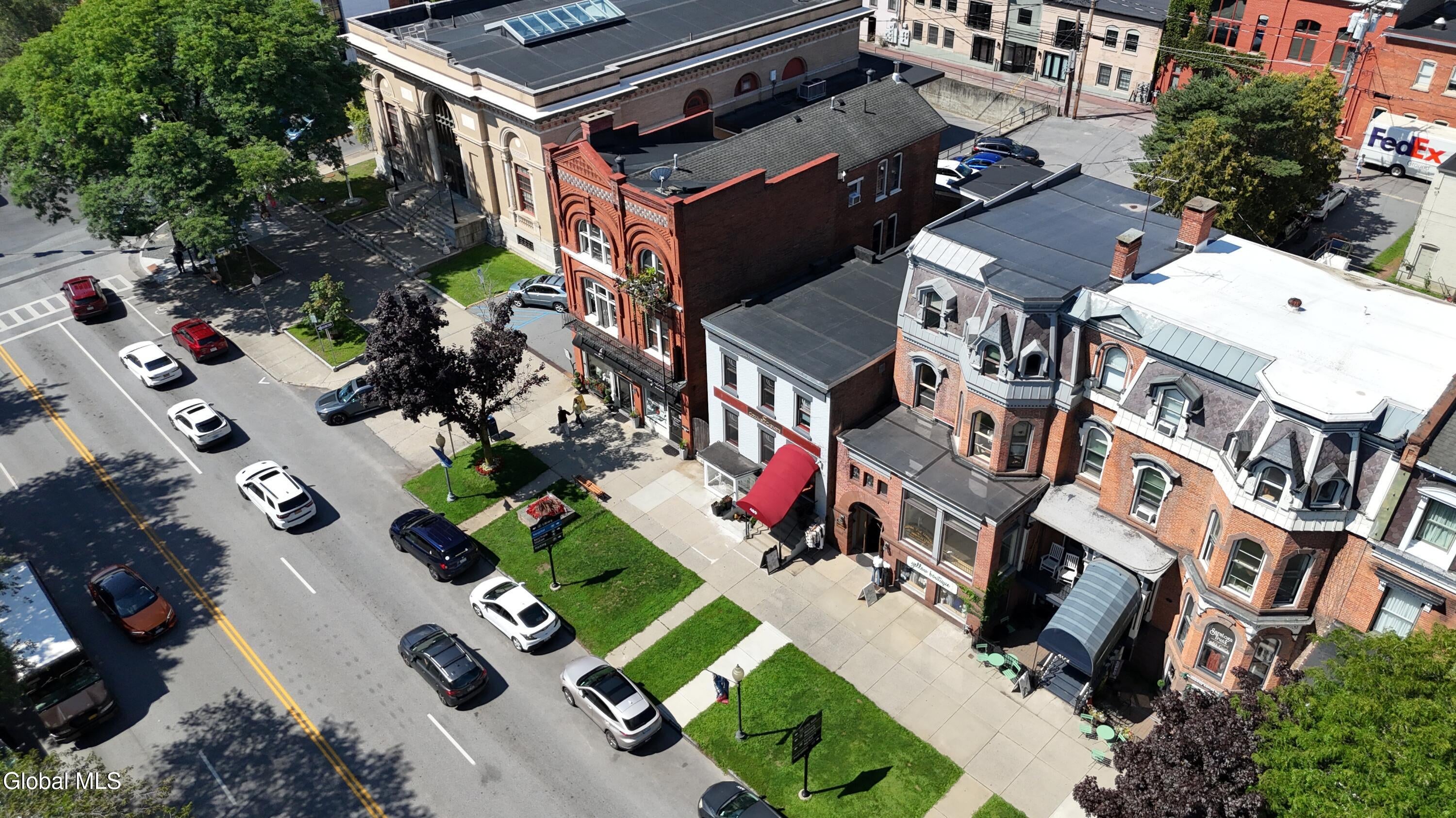 489 Broadway