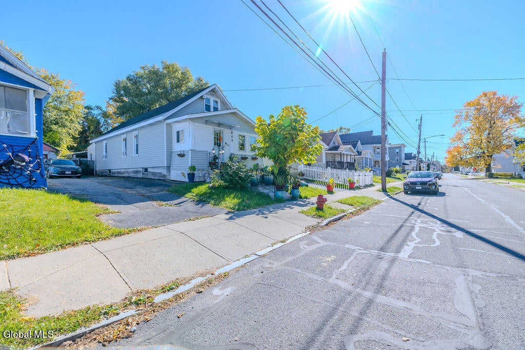 1680 Carrie Street