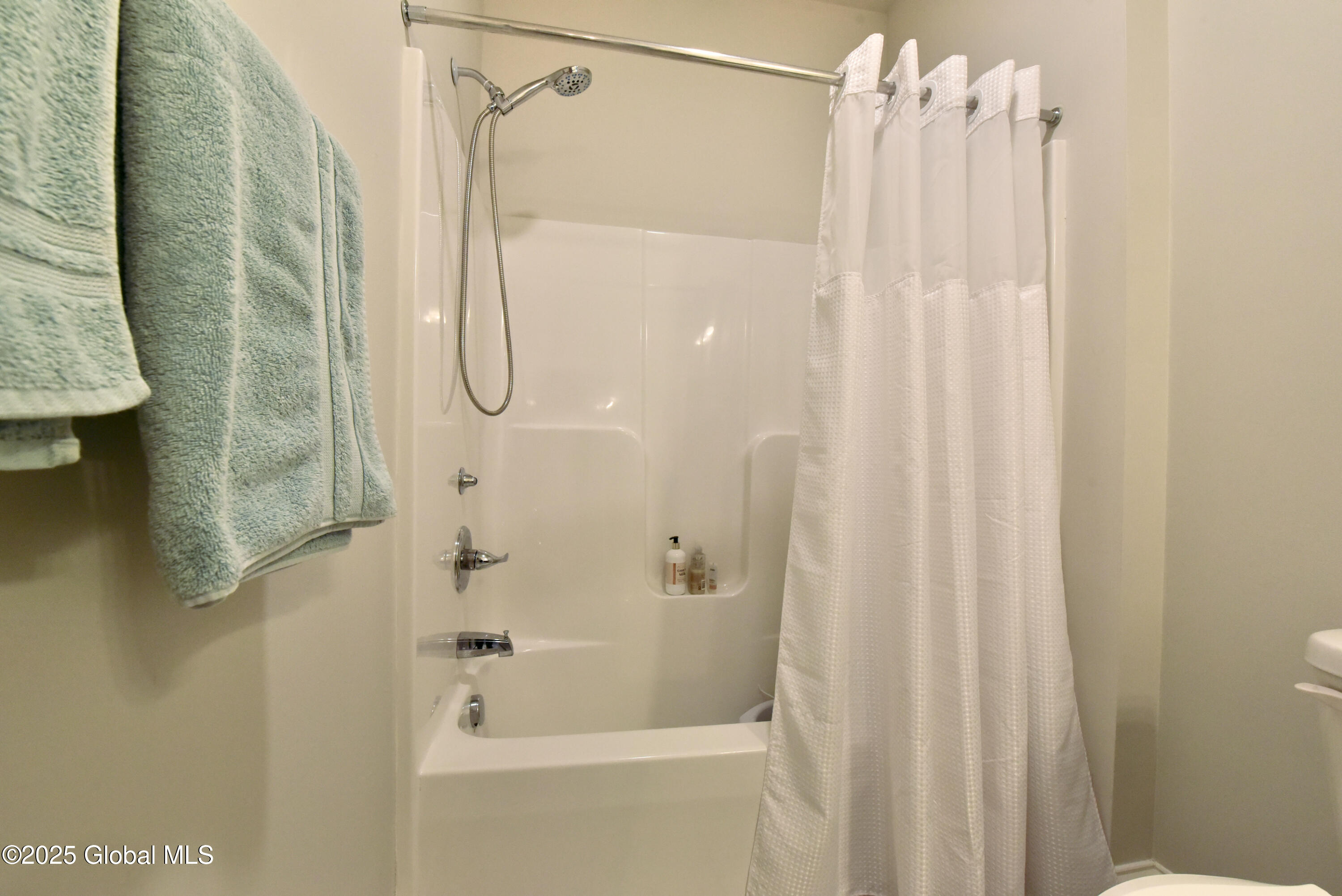 Ballston Spa, New York 12020, United States, 3 Bedrooms Bedrooms, ,2 BathroomsBathrooms,Residential,Active,153952