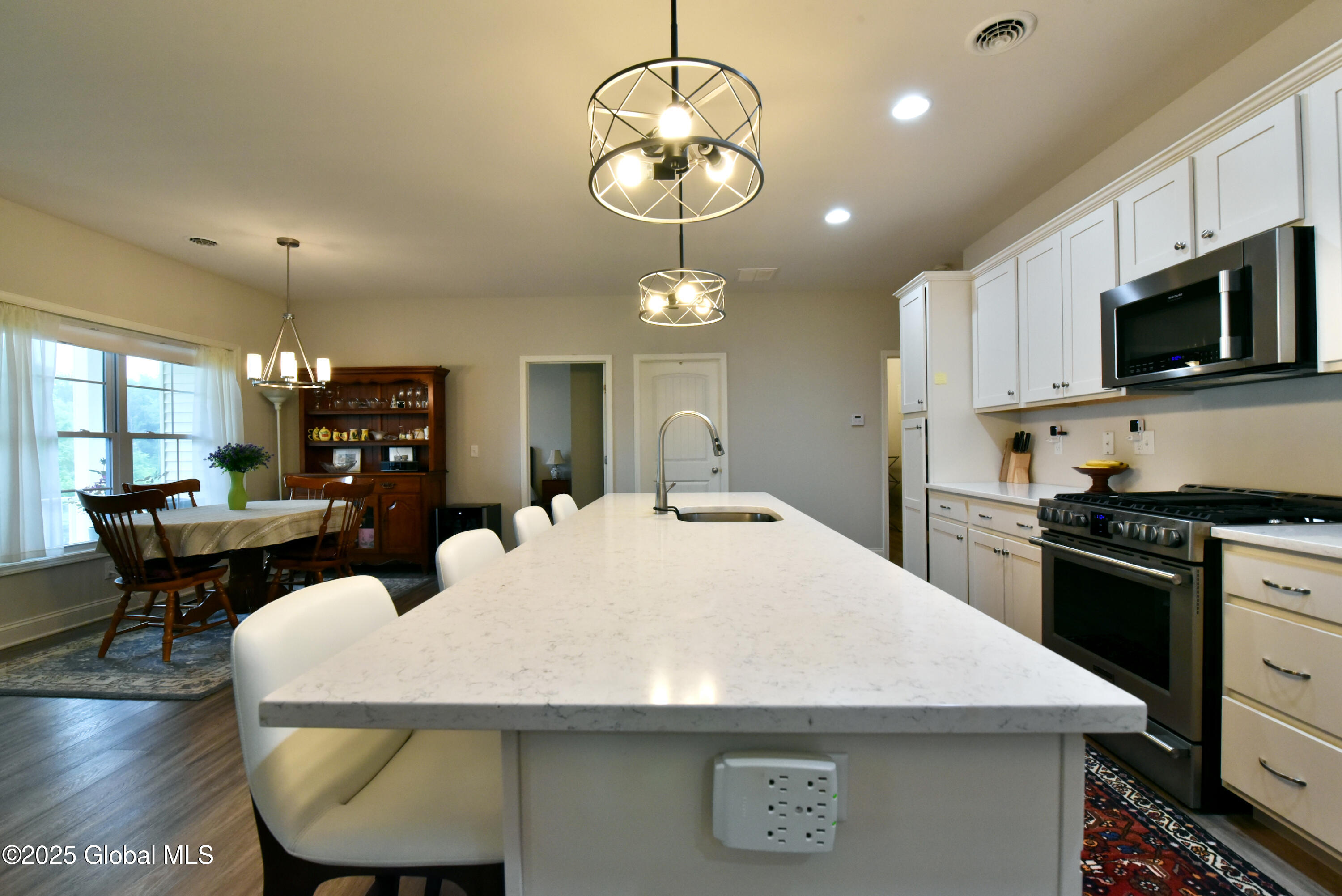 Ballston Spa, New York 12020, United States, 3 Bedrooms Bedrooms, ,2 BathroomsBathrooms,Residential,Active,153952