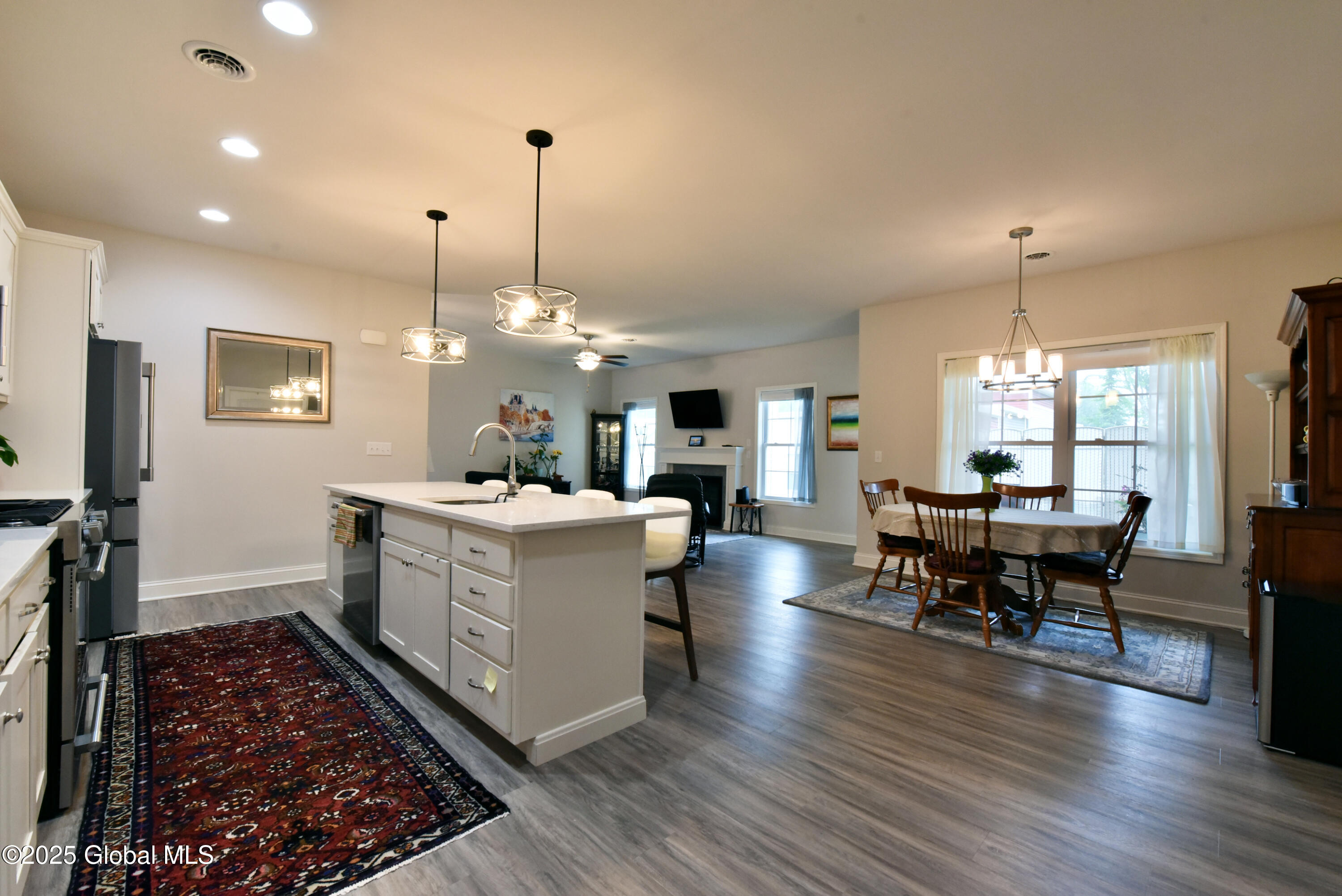 Ballston Spa, New York 12020, United States, 3 Bedrooms Bedrooms, ,2 BathroomsBathrooms,Residential,Active,153952