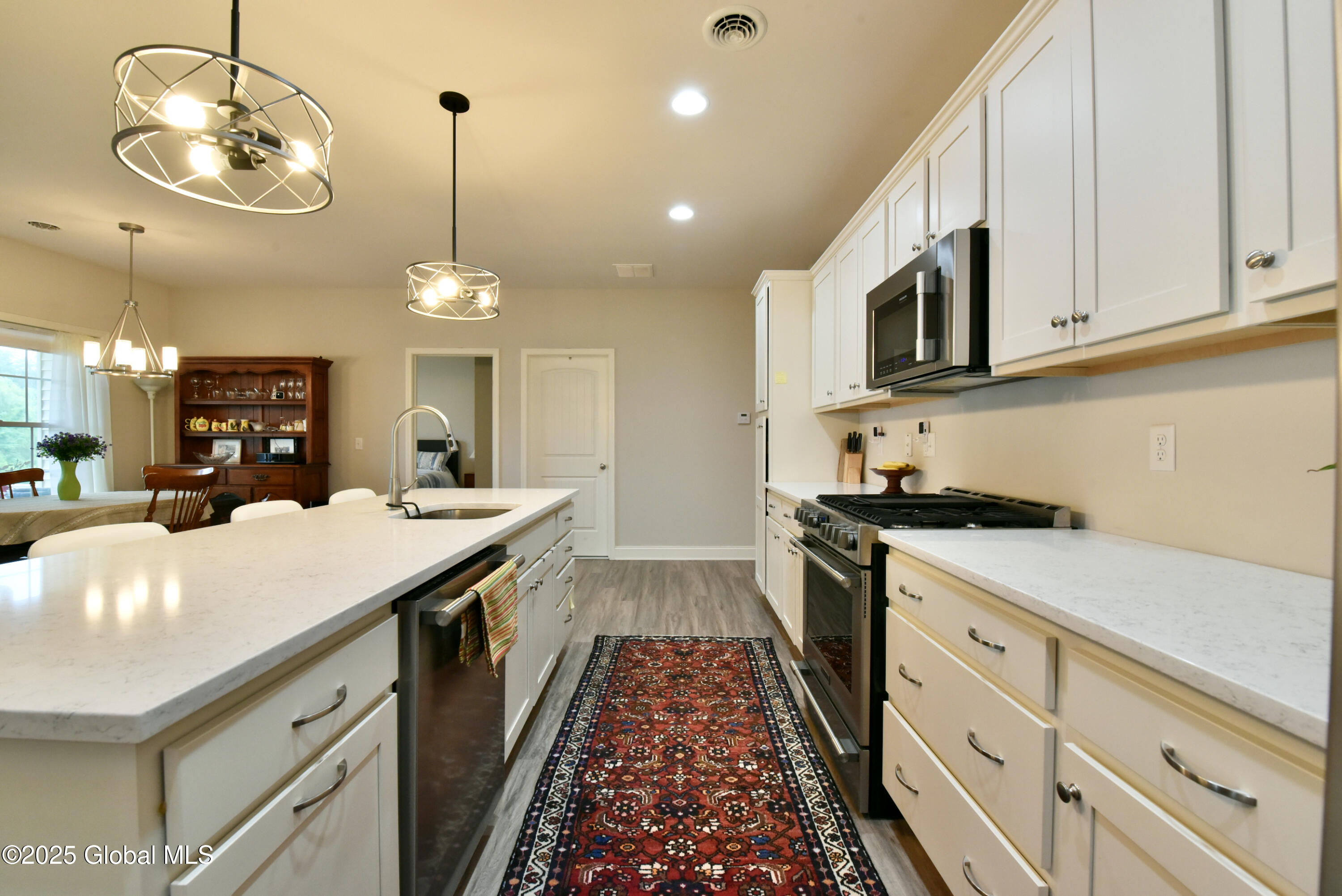 Ballston Spa, New York 12020, United States, 3 Bedrooms Bedrooms, ,2 BathroomsBathrooms,Residential,Active,153952