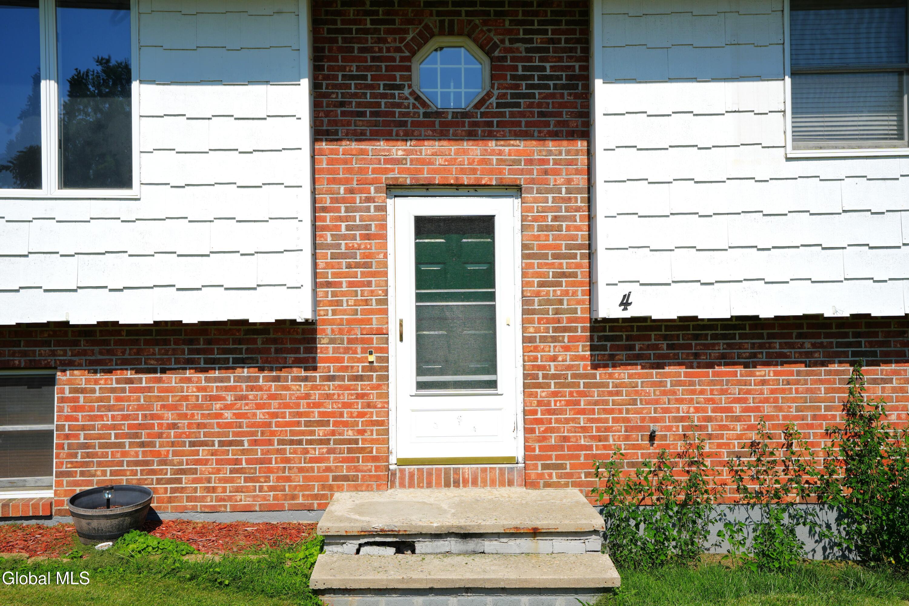 4 Sylvia Lane
