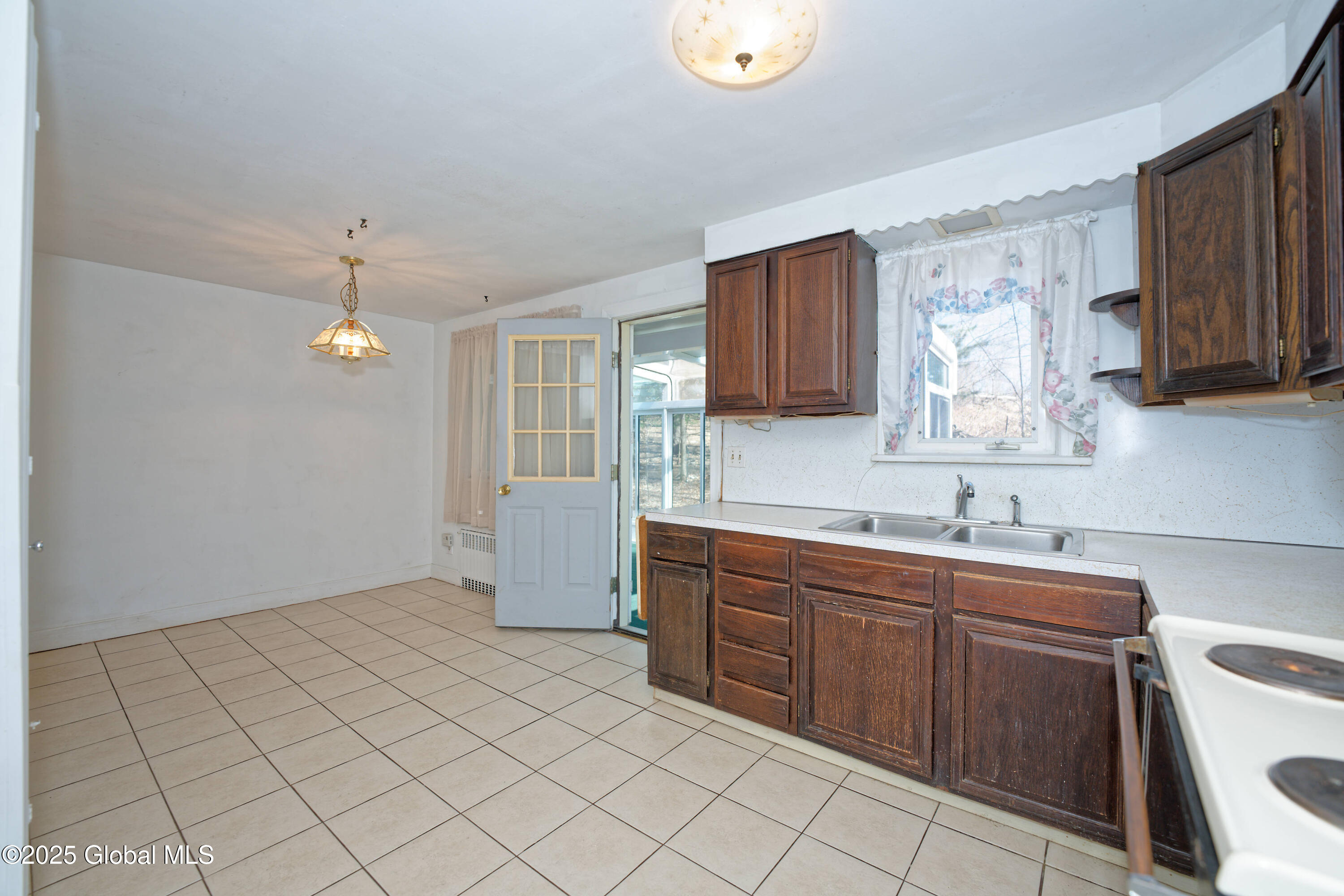 7 Forrest Drive, Rensselaer, New York image 9
