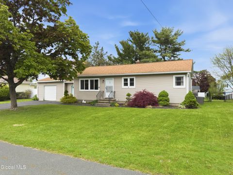 Homes For Sale - 4 Earl Lynn Court<br/> Cohoes, NY 12047