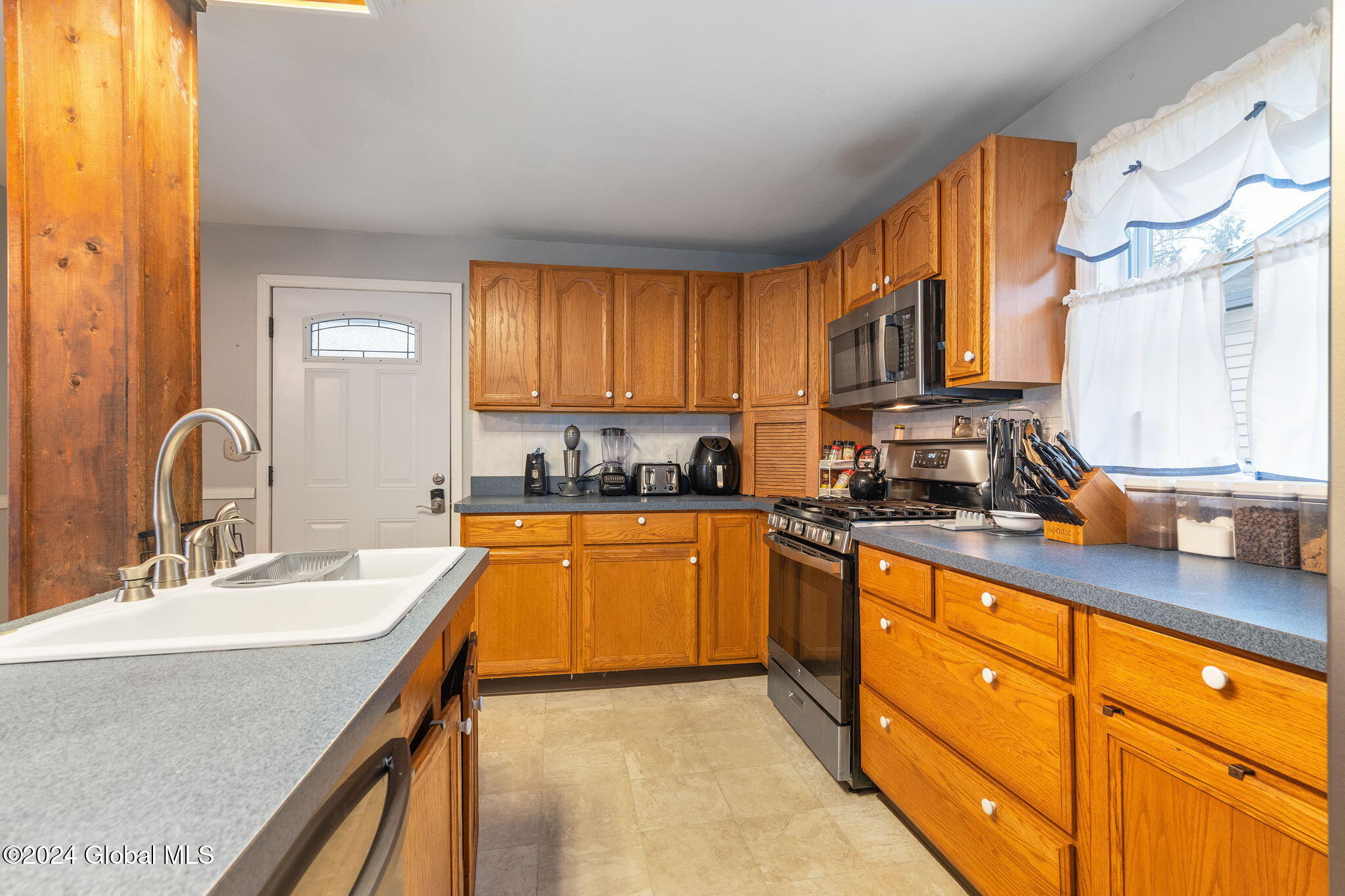 275 Nelson Avenue, Saratoga Springs, New York image 15