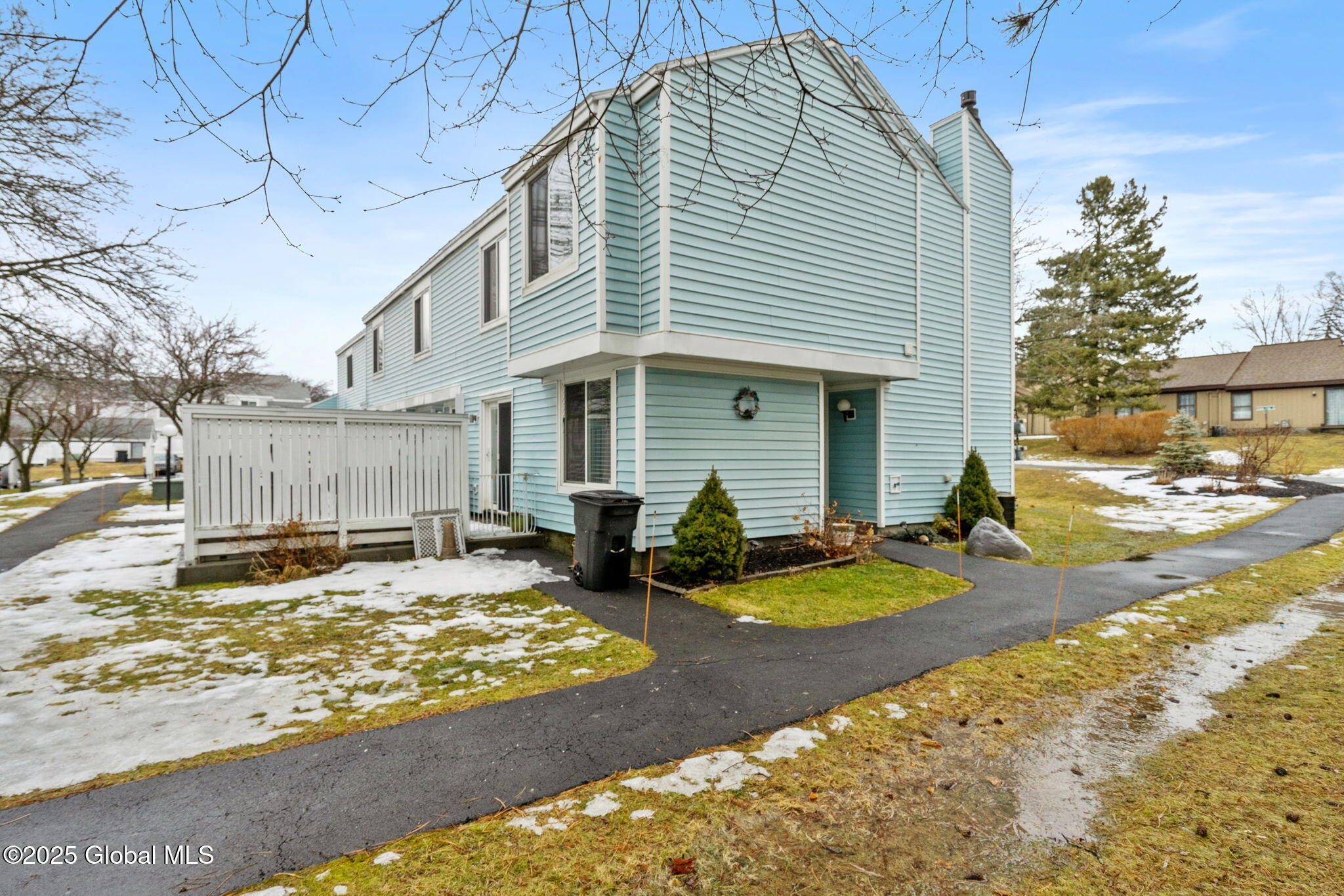 1006 S Rockport Court, East Greenbush, New York image 1